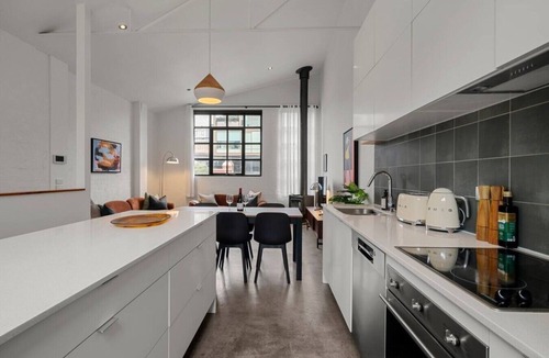 Collingwood Villa | Converted Warehouse Townhouse