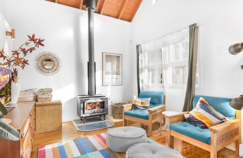 Blackheath Cottage | Cooee Cottage - Three Bedroom Cottage, Sleeps 6