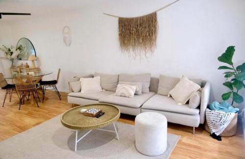 Coolangatta Apartment | Coolangatta Surf & Stay - Townhouse - Pet Friendly