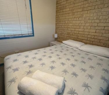 Coolum Beach Hotel | Coolum Budget Accommodation