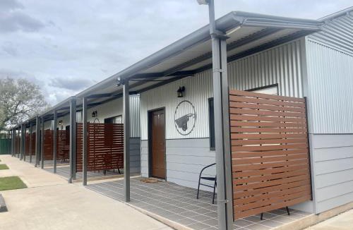 Lightning Ridge Apartment | Cooper's Cottages