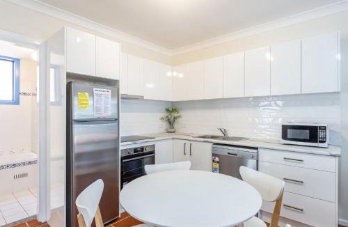 Corlette House | Copacabana 2 cute unit with water views from the balcony