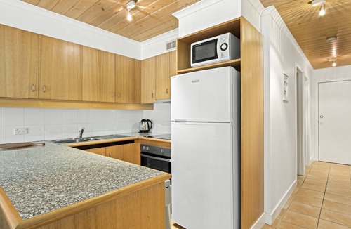 Lorne Apartment | Cora Lynn 3