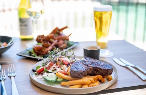 West Mackay Hotel | Coral Cay Resort