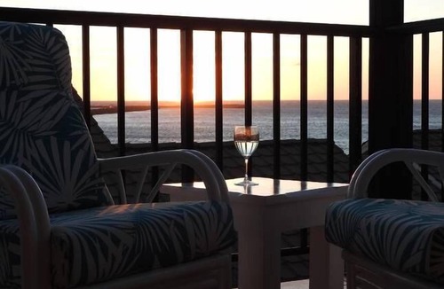 Port Denison House | Coral Coast Sunset Deck - Marina Heights