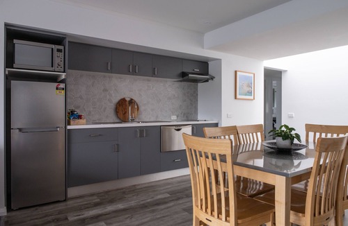 Batehaven Hotel | Corrigans Cove