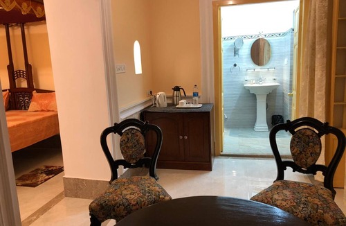 Berhampore Hotel | Cossimbazar Palace of the Roys Rajbari