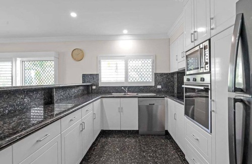 Trinity Beach Resort | Costa Royale 3 Bedroom Beachfront Apartment 9