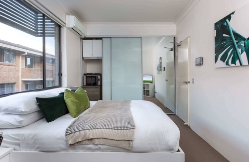 Westmead Apartment | Cosy and Bright Studio Next to Westmead Hospital