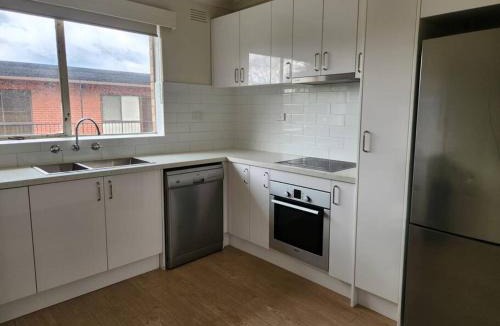 Williamstown Apartment | Cosy & Convenient Williamstown
