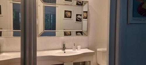 Port Douglas House | Cosy Studio