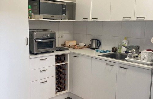 Nerang Apartment | Cosy Studio in Rustic peaceful and central Gold Coast