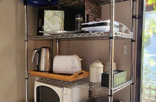 Warrnambool House | Cosy unit under the vine with separate bedroom and toilet. nnn