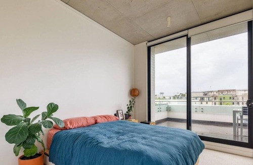 Alexandria Apartment | Cosy warehouse-style 2-bedroom apartment