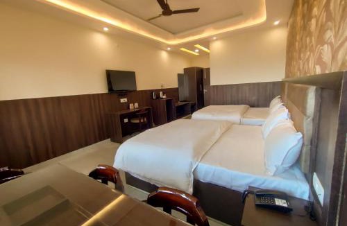 Almora Bed & Breakfast | Cottage Club Inn