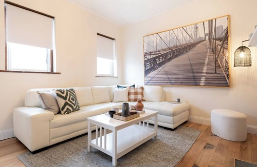 Launceston CBD Apartment | Cottage on King.