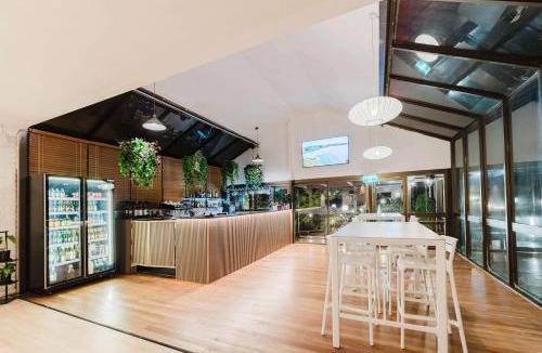 Coffs Harbour Hotel | Country 2 Coast Motor Inn Coffs Harbour