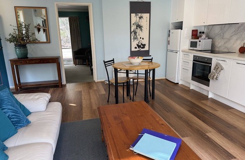 Hepburn Apartment | CountrysideRetreat Romance Intimate NativeWildlife Daylesford - Hepburn