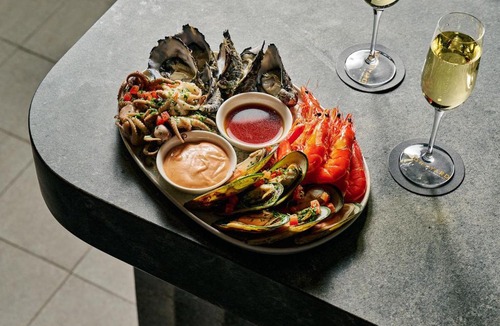 Melbourne Central Business District Hotel | Courtyard by Marriott Melbourne Flagstaff Gardens