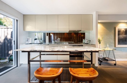 Windsor House | Courtyard Townhouse by Property Mums