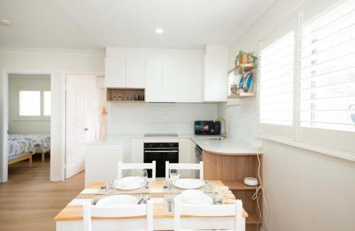 Redcliffe Apartment | Cove at Redcliffe - Modern Coastal Hideaway