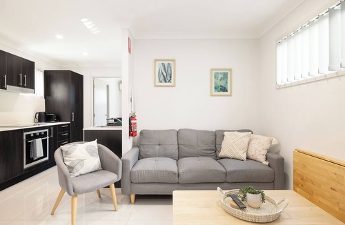 Rocklea Apartment | Covered Parking | 1 Bdr Apt w/AC | 435AF1