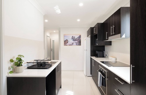 Rocklea Apartment | Covered Parking | 1 Bdr Apt w/AC | 435AF1