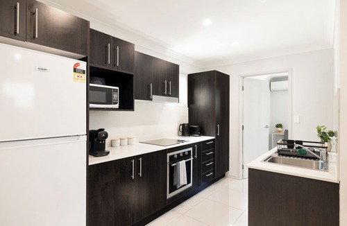 Rocklea Apartment | Covered Parking | 1 Bdr Apt w/AC | 435AF1
