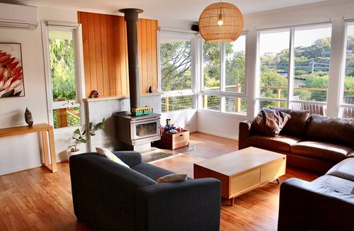 Fairhaven House | Cowallinga - a hop, skip and jump to Fairhaven SLSC and beach