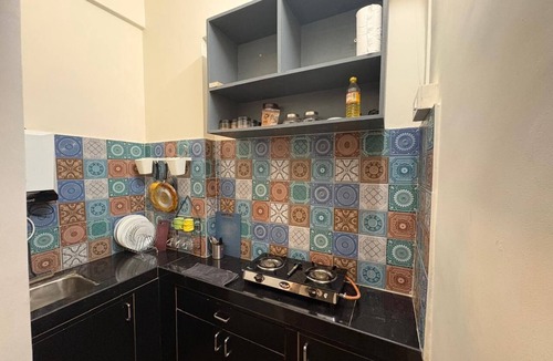 Pali Hill Apartment | Cozy 1BHK apartment at off Linking road, in enchanting Bandra west, Mumbai.