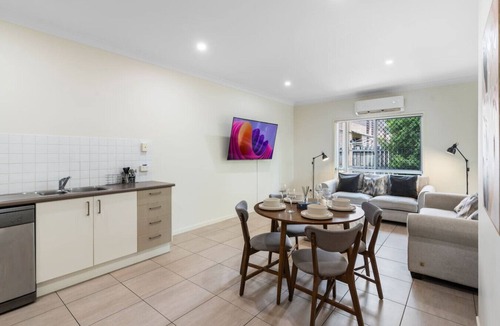 Mount Warren Park House | Cozy 2BR Retreat in Peaceful Mount Warren Park