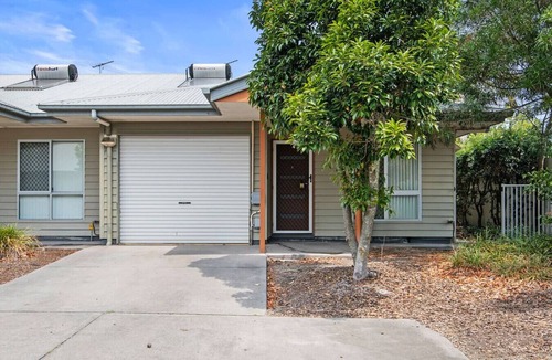 Mount Warren Park House | Cozy 2BR Retreat in Peaceful Mount Warren Park