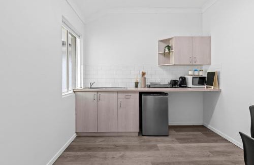 Spring Hill Apartment | Cozy and Modern CBD Studio - Short Walk to Hospitals