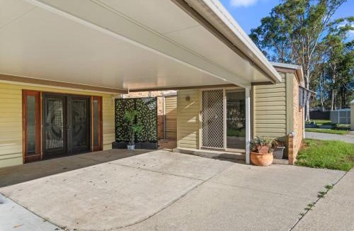 Capalaba House | Cozy and Spacious 2-Bedroom Retreat Capalaba