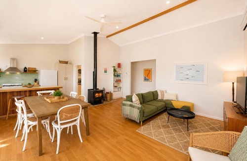 Peppermint Grove Beach Apartment | Cozy Beachside Escape Near the Coast