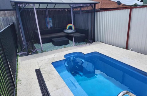 Caboolture House | Cozy Home with Pool And Charm