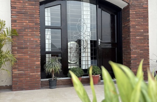 Mohali House | Cozy Boho retreat w/living room, terrace, balcony and private entrace.