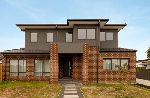 Noble Park House | Cozy Modern Hideaway | Noble Park