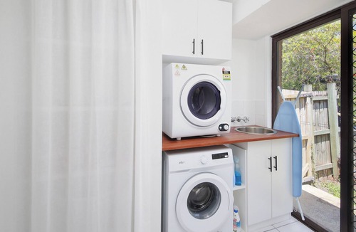 Hillcrest House | Cozy Private Room| Clean & Quiet |Budget Stay |Hillcrest
