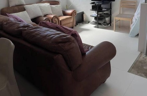 Doubleview House | Cozy room close too beach with health spa