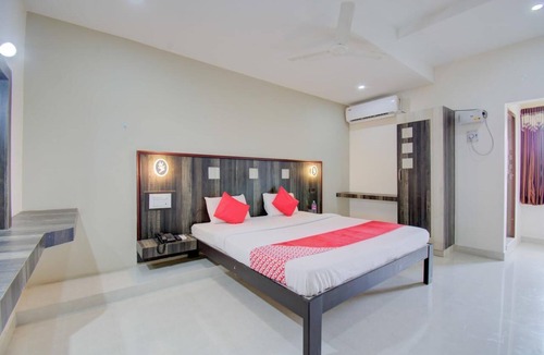 Kumbakonam Hotel | Cozy & Simple decorated Classic room in Kumbakonam