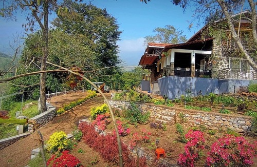 Kodaikanal Villa | Cozy stone retreat on Hill top. Pet friendly @ Kombai PALLANGI, KODAIKANAL