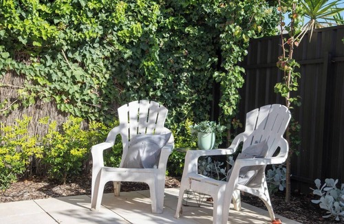 Millswood House | Cranbrook Courtyard A Sunny City fringe Retreat