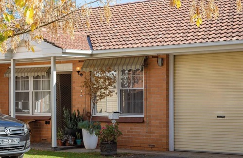 Millswood House | Cranbrook Courtyard A Sunny City fringe Retreat