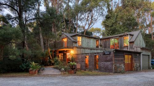 Crayfish Creek Resort | Crayfish Creek Van & Cabin Park