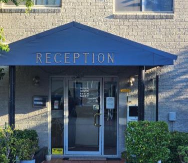 Queanbeyan Hotel | Crest Motor Inn