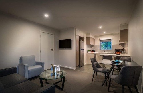 St Kilda West Apartment | Crest on Park