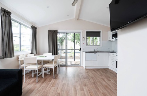 Karabar Hotel | Crestview Tourist Park