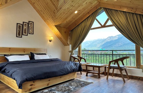 Manali Resort | Crimson inn by Senderos De Pine