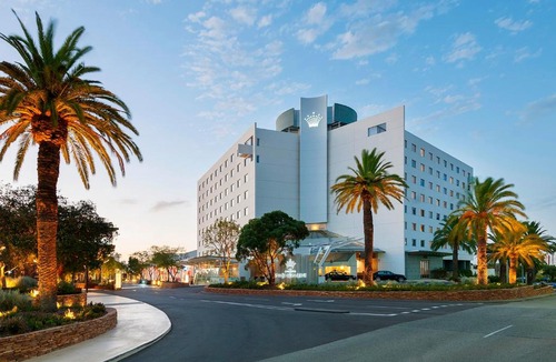 Burswood Hotel | Crown Promenade Perth